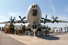 FlugzeugeAntonov22.jpg